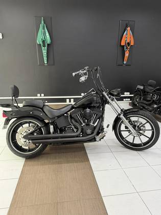 HARLEY-DAVIDSON NIGHT TRAIN 